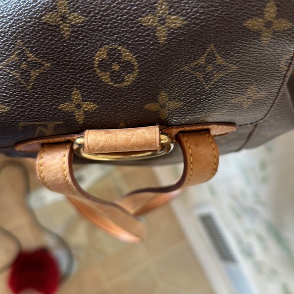 Louis Vuitton Montsouris MM - Picture 6 of 15